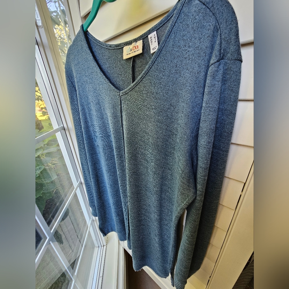 D&Co Long Sleeve V-Neck, Blue- Small